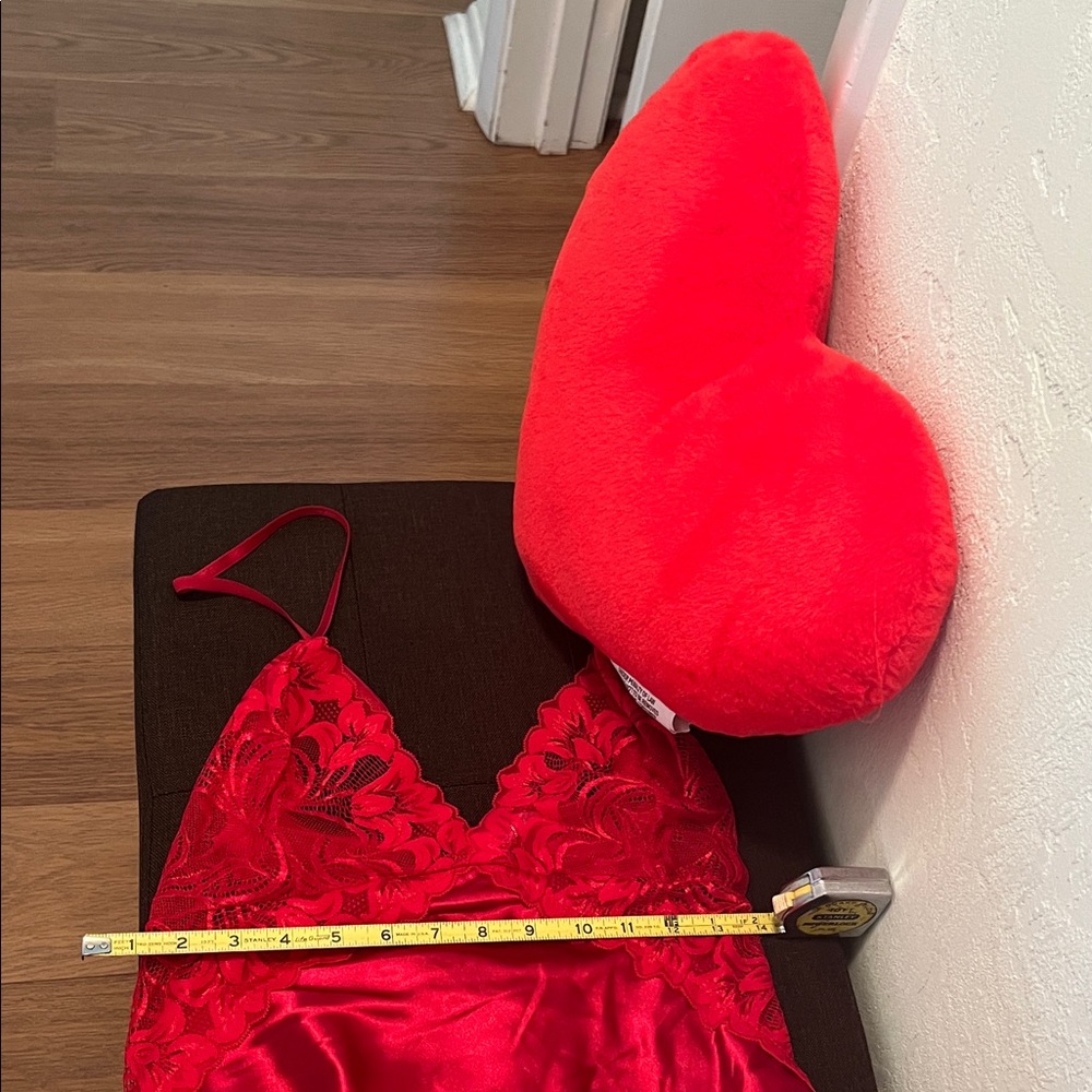 #1333=Elegant Red Lace Chemise - Picture 4 of 9